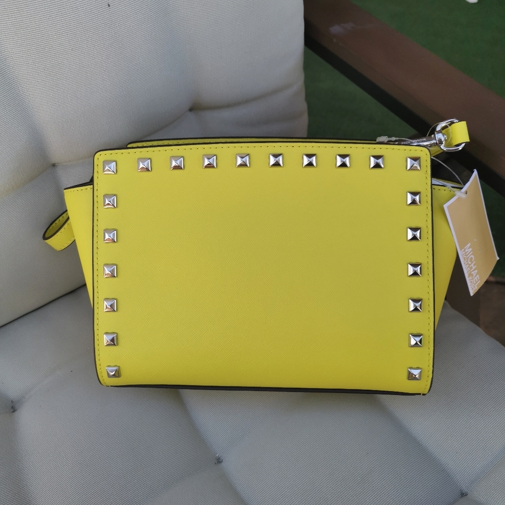 NWT Michael Kors Selma Medium Studded Saffiano Messenger